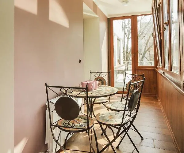 Deribasovskay Street Apartment