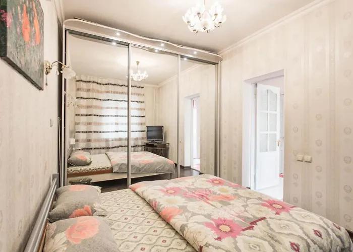 Deribasovskay Street Apartment *